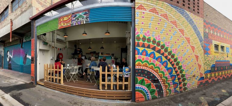 ArtLaneCafepic Pano2 2048x936 1 768x351