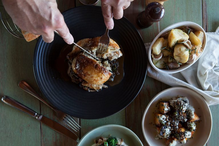 cutting roast chicken W 768x512