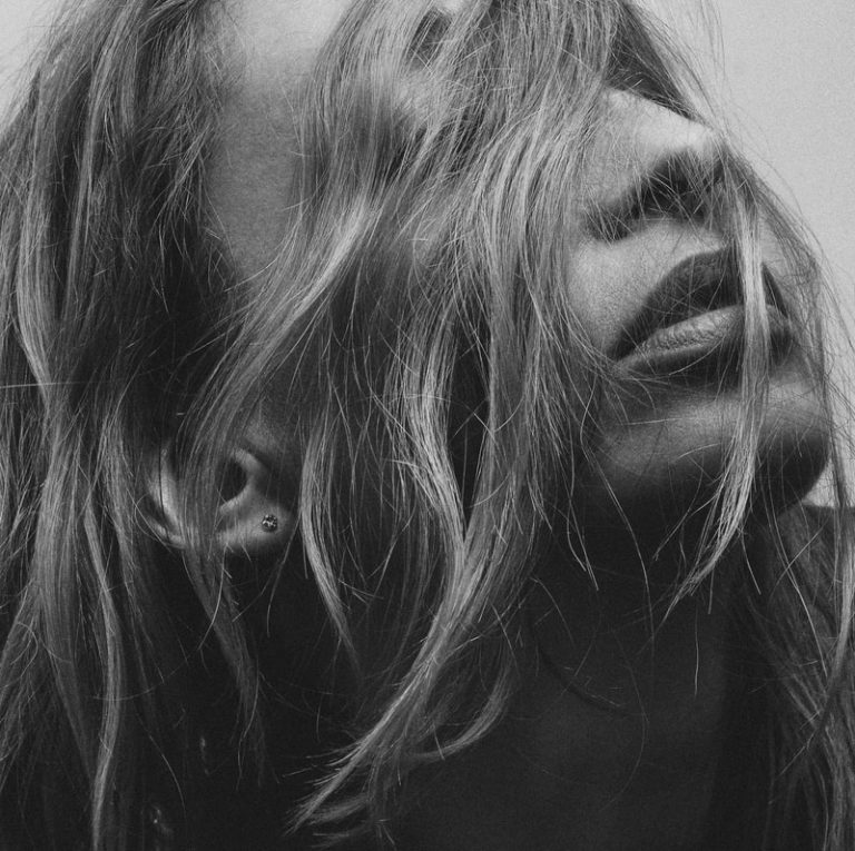 photo 1574839780385 54d958f3e0d9 768x765